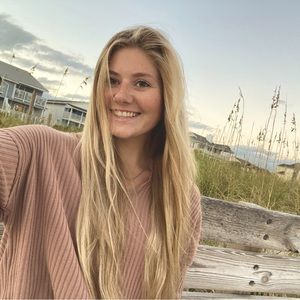 Meet your Posher, Olivia